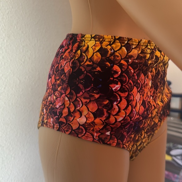 Beautiful Bikini Set Large NWT Made in Brazil - Picture 3 of 7